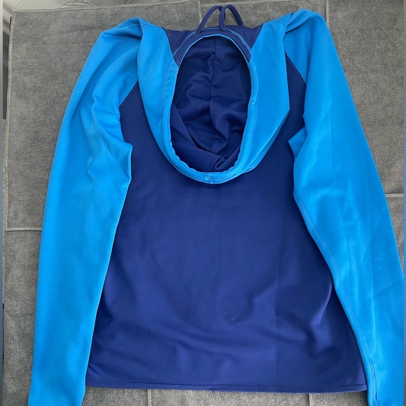 Nike Womens Dri Fit Hoodie. *Like New* Size M 100% Polyester. - Picture 2 of 4